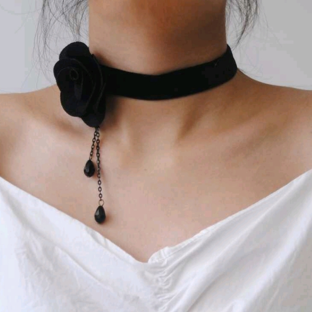 Gothic Flower Choker